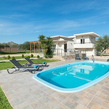 Sugar View Villa In Колимбия Екстериор снимка